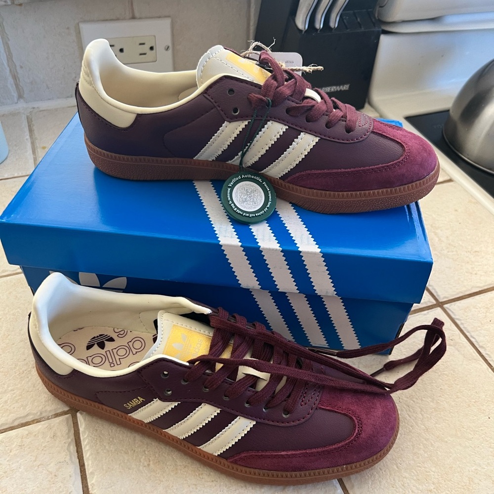 NWT Maroon Adidas Sambas